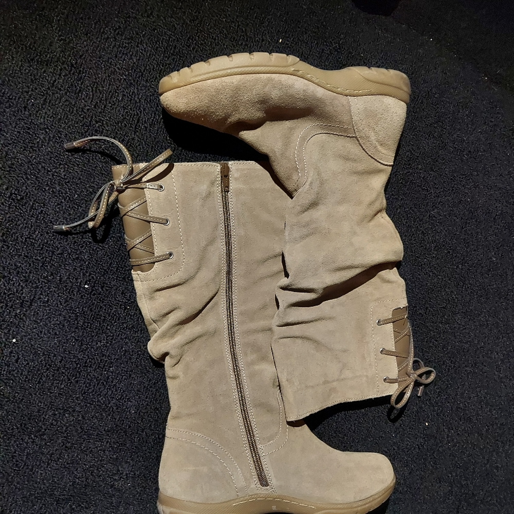 Nude Winter Boots